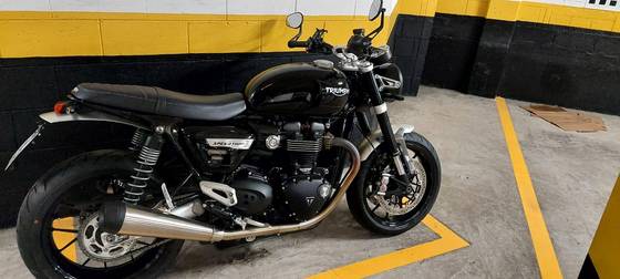 TRIUMPH SPEED TWIN 